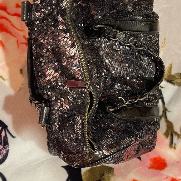 Sequin Black an silver bag like new - Picture 2 of 3